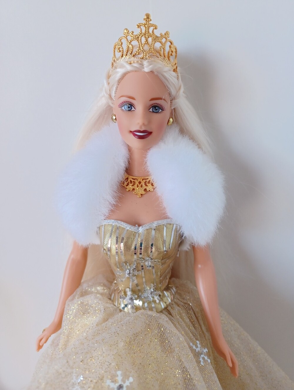Celebration Barbie Special 2000 Edition Gold Dress With Stand And Ornament Toy